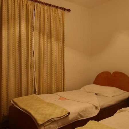 Guesthouse Pension Andrea Tiran Dış mekan fotoğraf