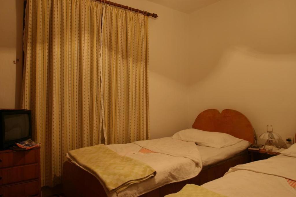 Guesthouse Pension Andrea Tiran Dış mekan fotoğraf