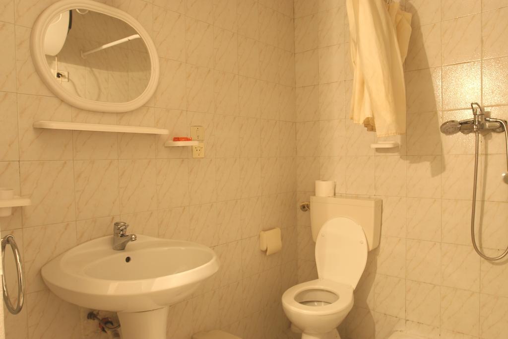 Guesthouse Pension Andrea Tiran Dış mekan fotoğraf